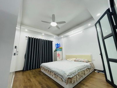 Bán Gấp Nhà Phố Nguyễn Văn Cừ, Bồ Đề, Long Biên, 30m2, 5 Tầng, 3 ngủ, full đồ, Ô Tô, 2