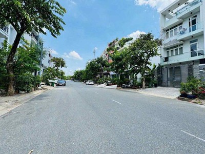 Bán nhà mặt tiền Quận 7 - Diện tích: 5 x 18m   90m  - Giá Bán Nhanh: 13.5 tỷ thương lượng 1