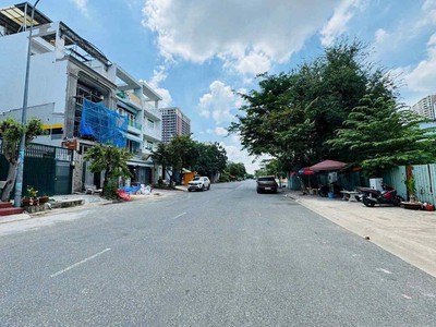 Bán nhà mặt tiền Quận 7 - Diện tích: 5 x 18m   90m  - Giá Bán Nhanh: 13.5 tỷ thương lượng 2