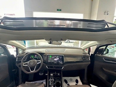 VOLKSWAGEN Viloran   Biệt thự di động không gian sống cho người thành đạt 1