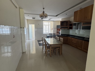Nhà 3 tầng, 31 Hoàng Thúc Trâm,gần Sân Bay Đà Nẵng. giá 7.65 tỷ. 18