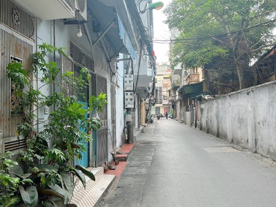 Chủ cần tiền bán nhanh nên hạ chào 400 triệu, giá chỉ còn hơn 7 tỷ, nhà ngõ 572 Long Biên 2