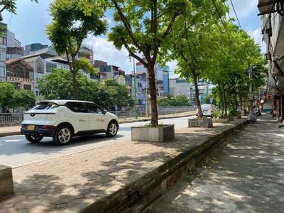 Chủ cần tiền bán nhanh nên hạ chào 400 triệu, giá chỉ còn hơn 7 tỷ, nhà ngõ 572 Long Biên 3