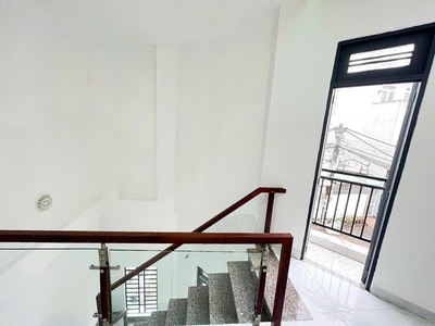 Căn góc thoáng mát-Nhà đẹp ở ngay-Lã Xuân Oai, Long Trường-Giá chỉ gần 5 tỷ 1