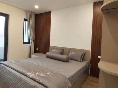 Bán căn hộ tập thể tầng 3, nghĩa tân, dtsd 160m2, 3 ngủ, căn góc, ô tô vào được, 5 tỷ. 0