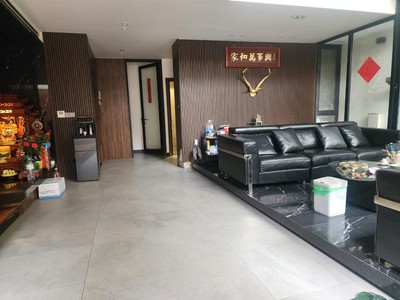 Bán nhà hồng tiến 26 tỷ 130m nhà 7tầng mặt tiền 11m,ngõ thông,long biên 0