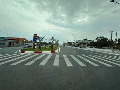 Chính chủ bán đất thổ cư sẵn sổ ngay mặt tiền trần hưng đạo-phú mỹ 0