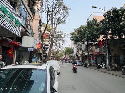 Bán nhà ngọc lâm 36 tỷ 120m vỉa hè 2 mặt tiền kinh doanh,long biên 0