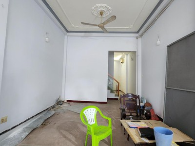 Mặt tiền kinh doanh - đối diện cv đầm sen - vỉa hè rộng. 0