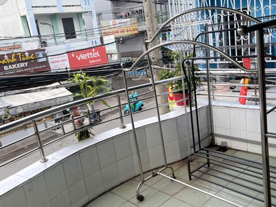 Nhà mặt phố mt hưng phú lề đường rộng thoáng thuận tiện cho việc kinh doanh p10 q8 3