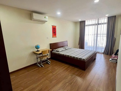 Cho thuê căn hộ 148m2 toà discovery 302 cầu giấy 4