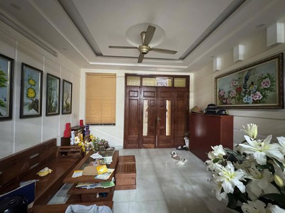 Bán nhà xuân đỉnh   50m    9.3 tỷ - 5m mt   lô góc - 2 thoáng 3