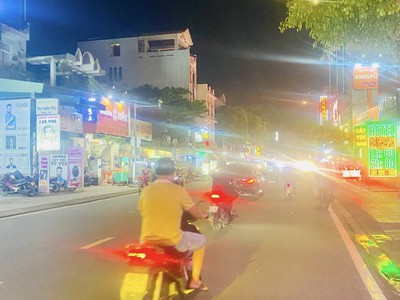 Kinh doanh đỉnh   nhà mới  77m2   4 tầng   ngay ngã 3 độc lập tân sơn nhì 2