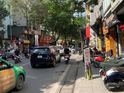 Hơn 12 tỷ - mặt ngõ phố thái thịnh, quận đống đa, dt 45m2, 5t, mặt tiền  6m, ôtô đỗ cửa, vừa ở vừa 1