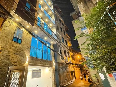 Bán nhà tt cầu giấy, ô tô đỗ cửa, lô góc, 80m mt8m siêu đẹp, chỉ 17 tỷ 0