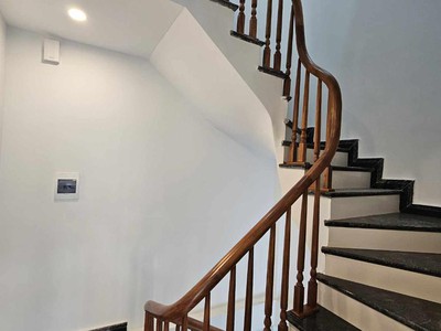 Bán nhà đẹp gần aeon cổ linh - thạch bàn - long biên - ô tô  vào gara - chào 7,1 tỷ  3