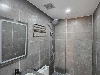 Bán nhà đẹp gần aeon cổ linh - thạch bàn - long biên - ô tô  vào gara - chào 7,1 tỷ  2