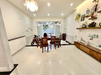 Cho thuê nhà 3 tầng mặt tiền đường khu đô thị hà quang 2 -     giá thuê 16tr/tháng. cọc 2 4