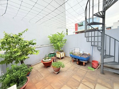 Bán nhà chiều ngang 6m - mặt tiền kd đ. âu cơ, quận tân phú 4