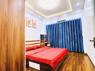 Cho thuê nhà ngõ quan nhân, 25m2 x 4 tầng, 3 ngủ, 3 wc, 10 triệu 3