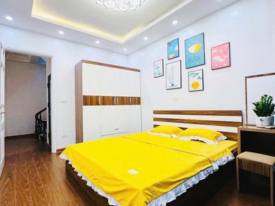 Cho thuê nhà ngõ quan nhân, 25m2 x 4 tầng, 3 ngủ, 3 wc, 10 triệu 4