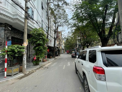 Bán nhà 5 tầng mặt ngõ hoàng quốc việt, quận cầu giấy, kinh doanh cực đỉnh, vỉa hè rộng, vị trí đẹp. 0