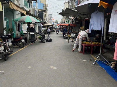 Hot  nhà mới tinh mặt tiền chợ tân phong, diện tích lớn, chỉ 5,5 tỷ 0