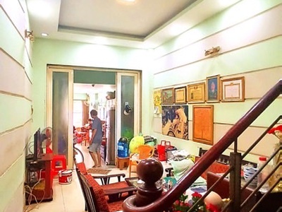 Bán nhà mặt tiền đường xóm chiếu - khu vực kinh doanh sầm uất- gần trường học, gần chợ thông ra 3