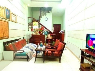 Bán nhà mặt tiền đường xóm chiếu - khu vực kinh doanh sầm uất- gần trường học, gần chợ thông ra 1