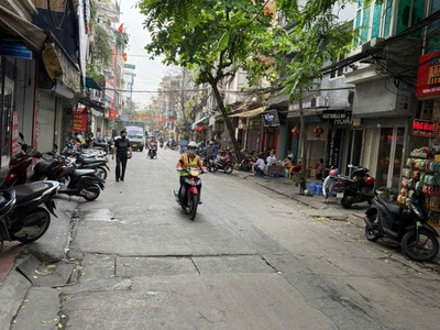 Bán nhà mặt phố chương dương hoàn kiếm.vị trí kim cương 3 phút ra hồ gươm, sát phố cổ trung tâm ẩm 2