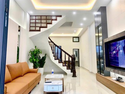  nhà đẹp full nội thất   gần nhiều trường đại học  1