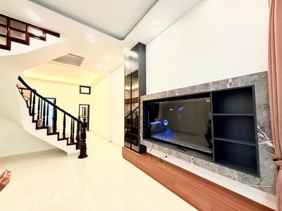  nhà đẹp full nội thất   gần nhiều trường đại học  2