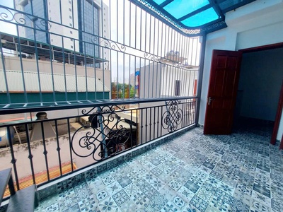 Nhà đẹp khu vực trần đại nghĩa   trung tâm hai bà trưng   ngõ thông   60m    5 tầng   giá chỉ 9.x tỷ 1