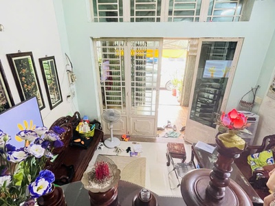 Bán gấp nhà mặt tiền đường lê sao tân phú 96m2 ,4 tầng nhỉnh 8 tỷ 4