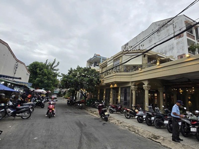 Bán nhà  150m2 - ngang 8.3m - xe hơi đổ cổng - linh tây - thủ đức 2