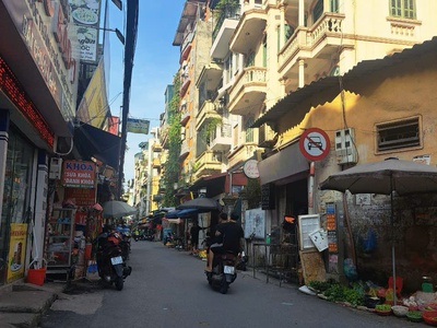 Tòa ccmn 8t mới xây,tại chùa láng,pháo đài láng,23 phòng khép kín,doanh thu 120tr/tháng,gần phố 0