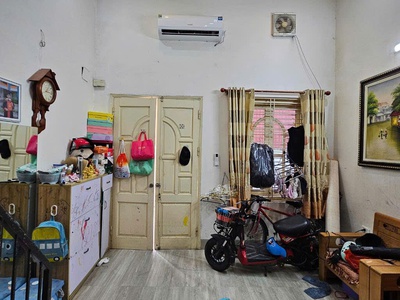 /-cake/-cake/-cake hiếm có khó tìm 4.6đ- 35m -nhà ngọc thụy long biên -ô tô đỗ cửa- gần ô tô tránh. 1