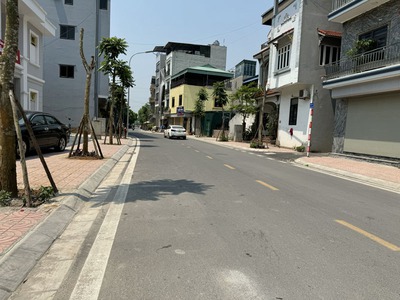 Cần bán 30m2 nhà 6 tầng, view thoáng vĩnh viễn, thang máy, ô tô đỗ cửa tại phố Võ Trung 4