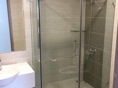 Các mẫu vách kính cường lực nhà vệ sinh sang trọng 0