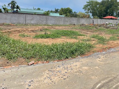 Bán đất mặt tiền QL50, TP Gò Công, SHR, 100m , giá 950 triệu 2
