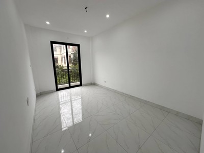 BÁN NHÀ ĐẠI MỖ NAM TỪ LIÊM 36m 7,3 TỶ 5 TẦNG MT 6,4m. Ngõ thông rộng, nhầ đẹp ở ngay, ô tô qua cổng. 2