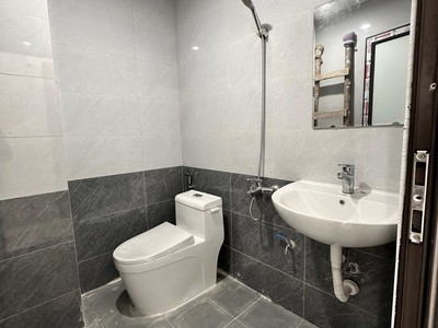 BÁN NHÀ ĐẠI MỖ NAM TỪ LIÊM 36m 7,3 TỶ 5 TẦNG MT 6,4m. Ngõ thông rộng, nhầ đẹp ở ngay, ô tô qua cổng. 4