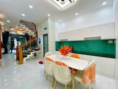 Bán gấp nhà 2 lầu trung tâm Thủ Dầu Một, 120m , giá 3.35 tỷ 5