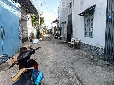 02. nhà 5 triệu 2 phòng ngủ cạnh đường số 1 khu giảng viên 0