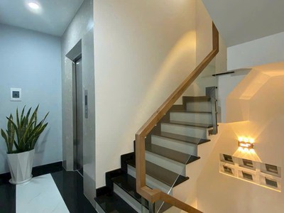 Chỉ 9.2 tỷ tl mạnh, nhà đẹp có thang máy, hxh lạc long q11  3.9x10.3  6tầng 6pn 2