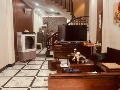 Bán nhà đội cấn hai thoáng 32m 3 tầng mặt tiền 6m giá chào 6.5 tỷ 0