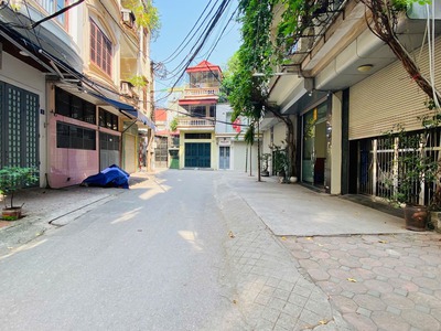 Hai bà trưng 1 nha ra phố oto 7 chỗ vào nhà kinh doanh văn phòng 2