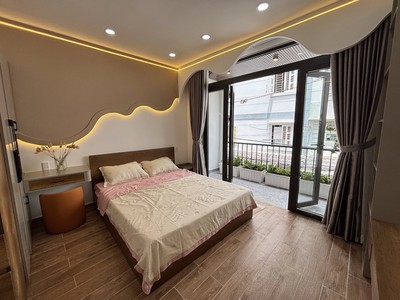 Bán nhà thích quảng đức  4x14 , có sân để xe, kế ô tô, nhỉnh 7 tỉ 2