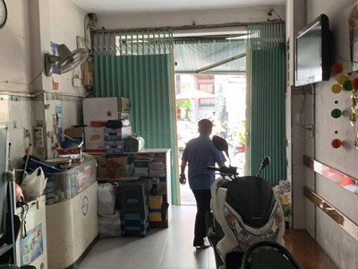 Quận 10 - p4- mặt tiền đường vĩnh viễn - sát bên nguyễn tri phương-trung tâm quận 10 - nơi ít bán. 0