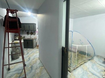 Bán nhà gần chợ bình chánh 1 trệt 1 lầu giá 600tr gọi xem nhà 4